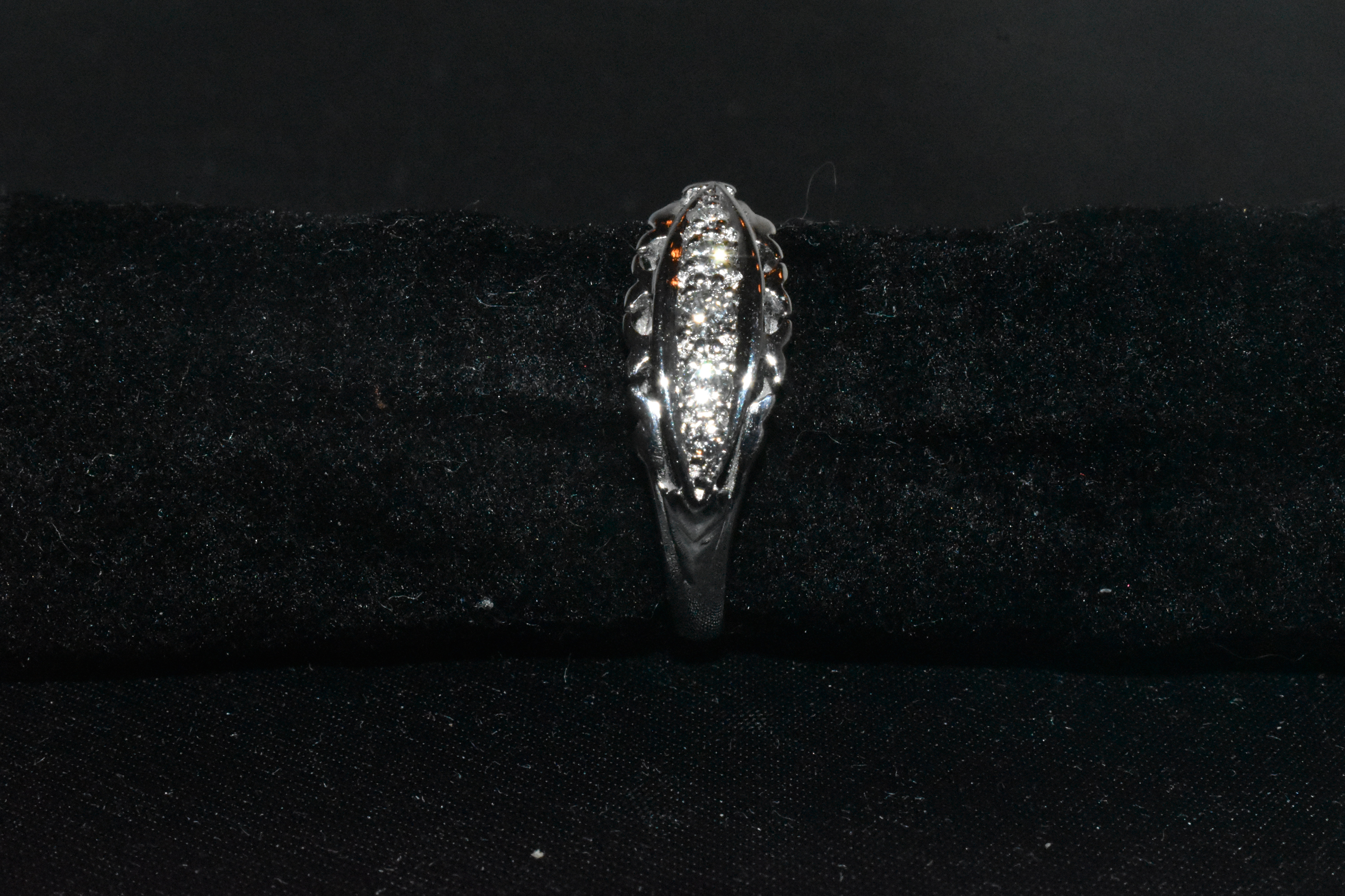 Witgouden riviere ring met briljant