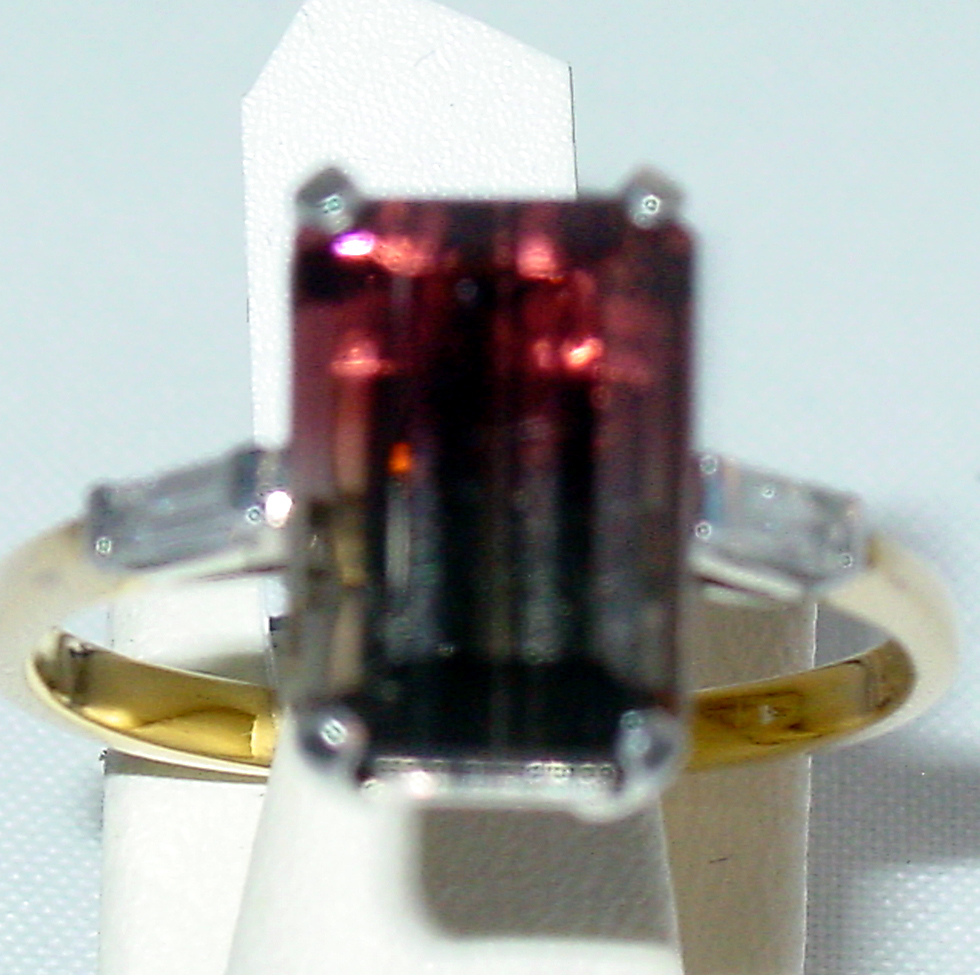 Geelgouden ring met Tourmalijn en diamant