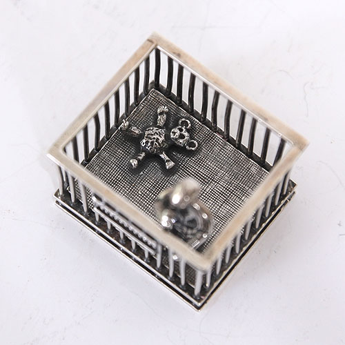 Miniatuur Kind in box